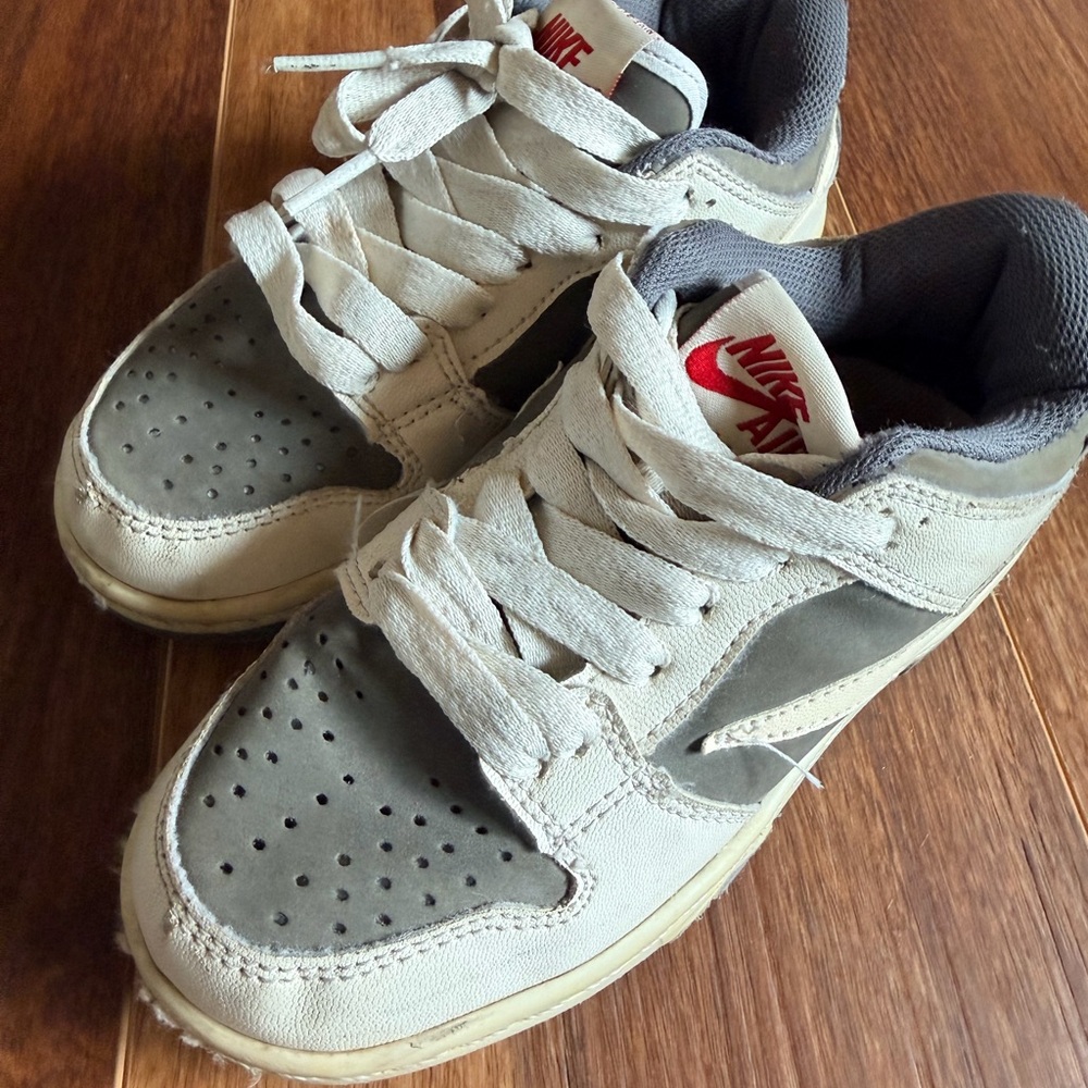Nike Kids Cream and Gray Sneakers